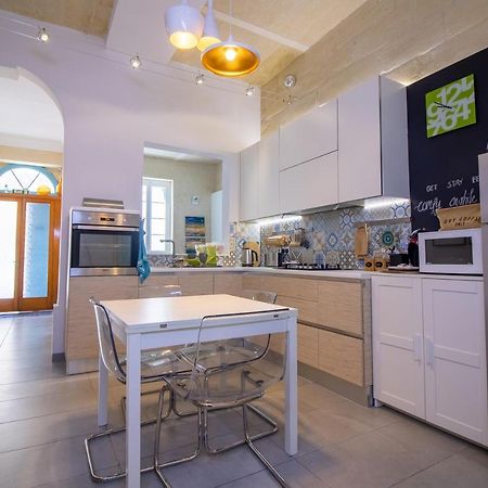28 Peter Apartment Sliema Exterior photo